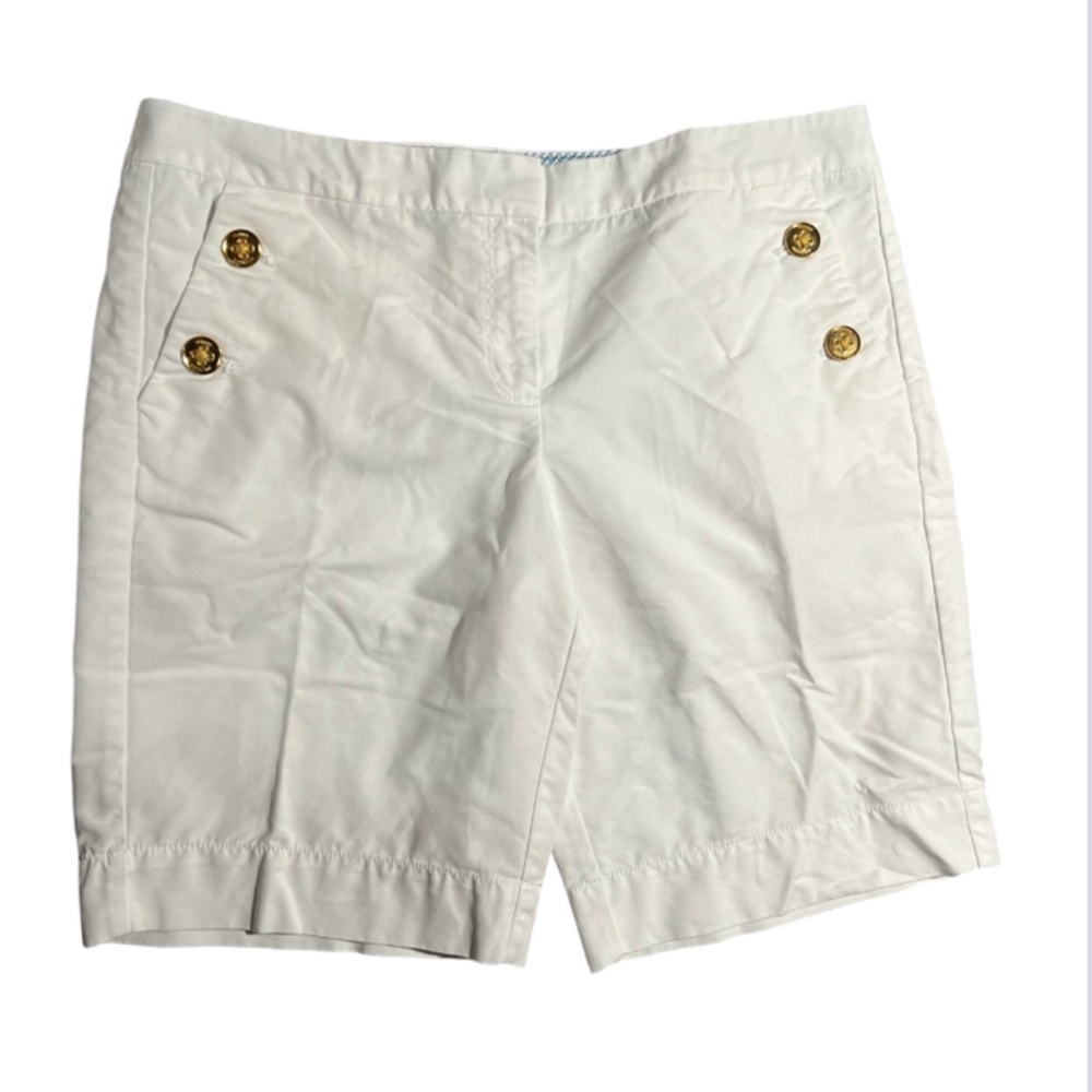 Bermuda Chino Shorts Pocket Detail